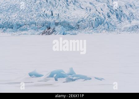 Islande, Austurland, iceberg dans le lagon glaciaire de Fjallsarlon Banque D'Images