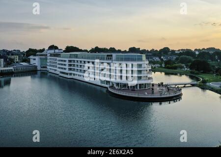 France, Morbihan (56), Grande-Bretagne, Arzon, Crouesty Harbour, Miramar la Cigale Hotel , (vue aérienne) Banque D'Images