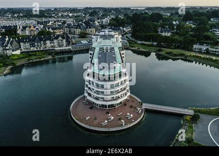 France, Morbihan (56), Grande-Bretagne, Arzon, Crouesty Harbour, Miramar la Cigale Hotel , (vue aérienne) Banque D'Images