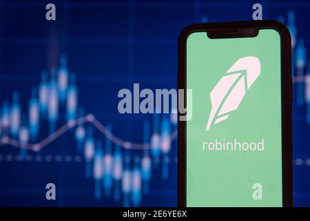 LONDRES, Royaume-Uni - janvier 2021 : application d'investissement financier Robinhood sur un appareil mobile Banque D'Images