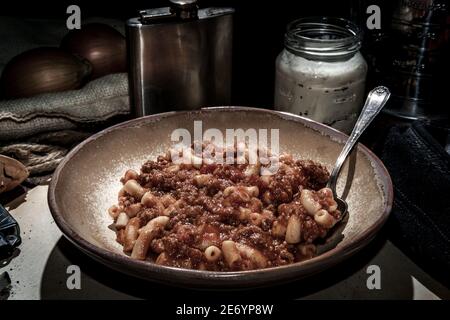 Bœuf et macaroni goulash de l'époque de la Grande Dépression mangé Par les Américains frappés par la pauvreté Banque D'Images