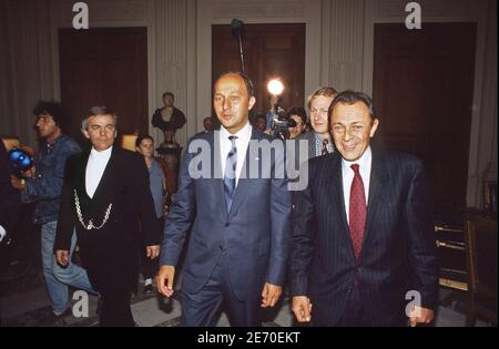 Michel Rocard rend visite à Laurent Fabius à 'Hôtel de Lassay' le 2 septembre 1988, à Paris, en France. Photo de Patrick Durand/ABACAPRESS.COM Banque D'Images