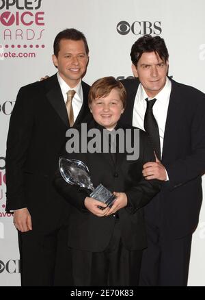 Jon Cryer, Angus T. Jones et Charlie Sheen assistent à la 33ème édition annuelle des People's Choice Awards qui s'est tenue au Shrine Auditorium de Los Angeles, CA, États-Unis, le 9 janvier 2007. Photo de Lionel Hahn/ABACAPRESS.COM Banque D'Images