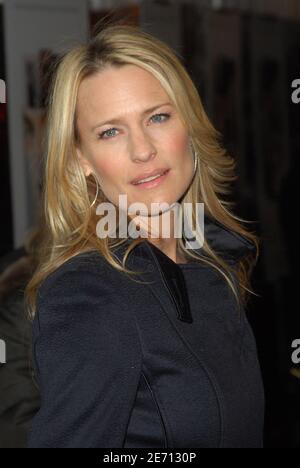 L'actrice Robin Wright Penn arrive à la première de 'Breaking and entring' qui a eu lieu au théâtre de Paris le jeudi 18 janvier 2007 à New York City, NY, USA. Photo de Gregorio Binuya/ABACAPRESS.COM Banque D'Images