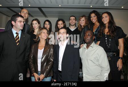 Les membres du jury et les nominés Remi Castillo, Corinne Touzet, Charly, Leila Bekhti, Aida Touihri, Louise Bourgoin, Laurie Cholewa, Pierre Guimard et Elisa Tovati se présentent ensemble lors de la conférence de presse annonçant les nominés pour les 2006 'jeunes talents de l'annee', qui se tiennent à l'hôtel Radisson de Boulogne-Billancourt, en France Le 19 janvier 2007. Photo de Nicolas Khayat/ABACAPRESS.COM Banque D'Images
