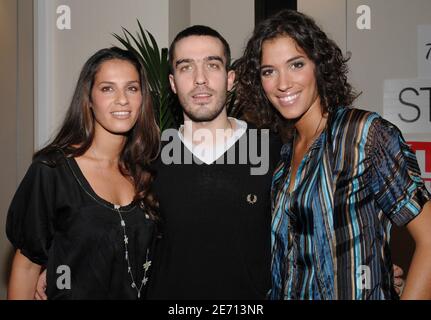 ELISA Tovati, Pierre Guimard et Laurie Cholewa se posent ensemble lors de la conférence de presse annonçant les nominés pour les prix « jeunes talents de l'annee » 2006, qui ont eu lieu à l'hôtel Radisson de Boulogne-Billancourt, près de Paris, en France, le 19 janvier 2007. Photo de Nicolas Khayat/ABACAPRESS.COM Banque D'Images