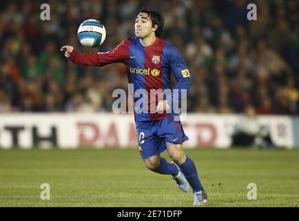 Le deco de Barcelone en action pendant le match de football de la première division espagnole, Real Betis vs FC Barcelona au stade Manuel Ruiz de Lopera à Séville, Espagne, le 24 janvier 2007. La correspondance s'est terminée par un tirage de 1-1. Photo de Christian Liewig/ABACAPRESS.COM Banque D'Images