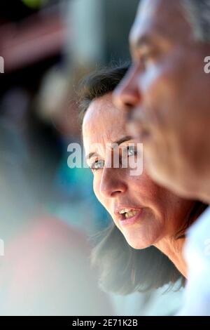 Portrait de la candidate socialiste française aux élections présidentielles de 2007 Segolene Royal, qui semble inquiète et inquiète alors que le début de sa campagne est confronté à des problèmes et à de mauvais sondages. French West Indies, 26/27, 2007. Photo par Axelle de russe/ABACAPRESS.COM Banque D'Images