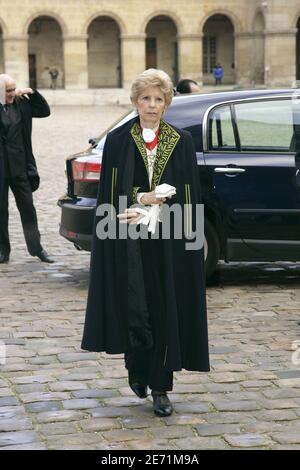 Helene Carrere d'Encausse assiste aux funérailles officielles de Jean-François Deniau lors d'une cérémonie aux Invalides à Paris, France, le 29 janvier 2007. Jean-François Deniau était ancien ministre français, écrivain et militant des droits de l'homme. Il a également été co-auteur du Traité de Rome de 1957 qui a créé la Communauté économique européenne. Deniau, âgé de 78 ans, est décédé le 24 janvier 2007. Photo de Guibbbbbaud-Mousse/ABACAPRESS.COM Banque D'Images