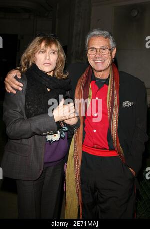 Nathalie Delon et Jean-Marie Perier arrivent à la première de la pièce 'sur la route de Madison' avec Alain Delon et Mireille Darc au théâtre de Marigny à Paris, France, le 29 janvier 2007. Photo de Denis Guignebourg/ABACAPRESS.COM Banque D'Images