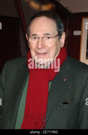 Le réalisateur français Robert Hossein participe au 28e Festival mondial du Cirque de Demain qui s'est tenu au Cirque Phenix à Paris, en France, le 4 février 2007. Photo de Nicolas Khayat/ABACAPRESS.COM Banque D'Images