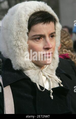 L'actrice française Agathe de la Boulaye assiste aux funérailles du cinéaste français Margot Capelier au crématorium du cimetière du Père Lachaise à Paris, en France, le 19 février 2007. Photo de Mousse/ABACAPRESS.COM Banque D'Images