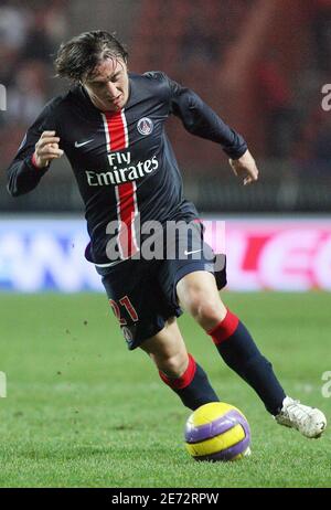 Le PSG'sRodriguez en action lors du 3e tour de la coupe de l'UEFA, deuxième match de football, Paris Saint Germain contre AEK Athènes au Parc des Princes à Paris, France, le 22 février 2007. PSG a gagné 2-0. Photo de Mehdi Taamallah/Cameleon/ABACAPRESS.COM Banque D'Images