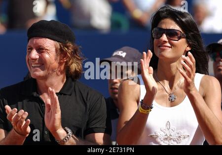 Les anciens joueurs de tennis argentins Guillermo Vilas et Gabriela Sabatini lors de la finale de la coupe Telmex à Buenos Aires, en Argentine, le 25 février 2007. Photo de Bertrand Mahe/Cameleon/ABACAPRESS.COM Banque D'Images