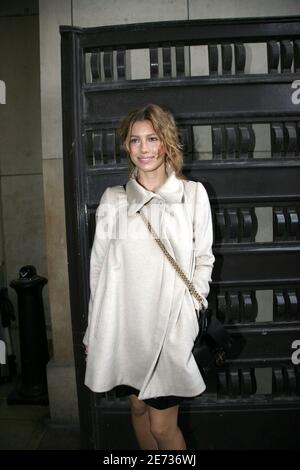 L'actrice AMÉRICAINE Jessica Biel arrive au salon de la collection automne-hiver 2007-2008 du couturier britannique Stella McCartney au Palais de Chaillot à Paris, en France, le 1er mars 2007. Photo de Guignebourg-Khayat-Taamallah/ABACAPRESS.COM Banque D'Images