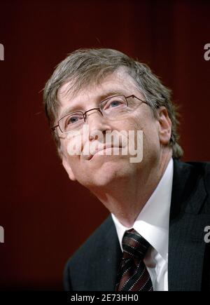 Le président de Microsoft, Bill Gates, co-président de la Fondation Bill et Melinda Gates, témoigne au Capitole de Washington DC avant l'audition du Comité sénatorial de l'éducation, du travail et des pensions sur « renforcer la compétitivité américaine pour le XXIe siècle », le 7 mars 2007. Photo par Olivier Douliery/ABACAPRESS.COM Banque D'Images