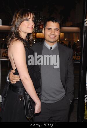 Michael Pena, membre du casting, assiste à la première de Paramount Pictures 'Shooter' au Mann Village Theatre de Westwood, Los Angeles, CA, USA, le 8 mars 2007. Photo de Lionel Hahn/ABACAPRESS.COM Banque D'Images