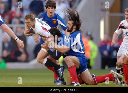 Josh Lewtaksey, en Angleterre, dirigé par Clément Poitrenaud et Sébastien Chabal pendant le rugby à XV, championnat des 6 nations 2007 Angleterre contre France à Twickenham à Londres, Royaume-Uni, le 11 mars 2007. L'Angleterre a gagné 28-16. Photo Nicolas Gouhier/Cameleon/ABACAPRESS.COM Banque D'Images