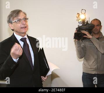 Alain Morvan, recteur de l'académie de Lyon (haut responsable régional de l'éducation), tient une conférence de presse après qu'il a été congédié par le ministre français de l'éducation pour s'être vigoureusement opposé à une nouvelle école musulmane et s'être publiquement plaint de la pression de Paris pour cesser d'entraver son ouverture, à Lyon, en France, le 21 mars 2007. Photo de Vincent Dargent/ABACAPRESS.COM Banque D'Images
