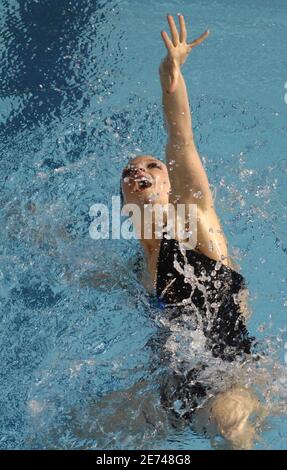 La Virginie Dedieu de France joue en finale libre solo de natation synchronisée lors des 12e Championnats du monde de la FINA, à la Rod laver Arena, à Melbourne, en Australie, le 22 mars 2007. Photo de Nicolas Gouhier/Cameleon/ABACAPRESS.COM Banque D'Images