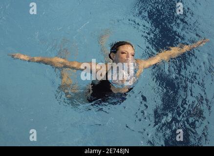 La Virginie Dedieu de France joue en finale libre solo de natation synchronisée lors des 12e Championnats du monde de la FINA, à la Rod laver Arena, à Melbourne, en Australie, le 22 mars 2007. Photo de Nicolas Gouhier/Cameleon/ABACAPRESS.COM Banque D'Images