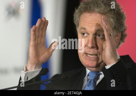 Le premier ministre du Québec et chef du Parti libéral, Jean Charest, s'adresse aux membres de la Chambre de commerce de Montréal, à Montréal, au Canada, le 20 mars 2007. Les électeurs du Québec décideront le 26 mars soit d'un gouvernement fédéraliste, soit des séparatistes du Québec qui tentent de briser le Canada. Photo de Normand Blouin/ABACAUSA.COM Banque D'Images