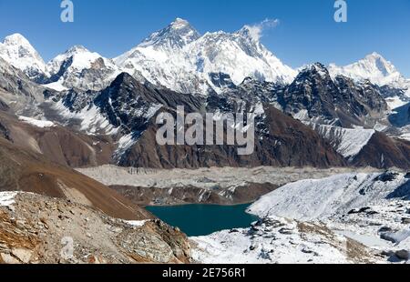 Vue sur Everest, Lhotse et Makalu depuis le col de Renjo la - chemin vers le camp de base d'Ewerest - trois passes trek - Népal Banque D'Images