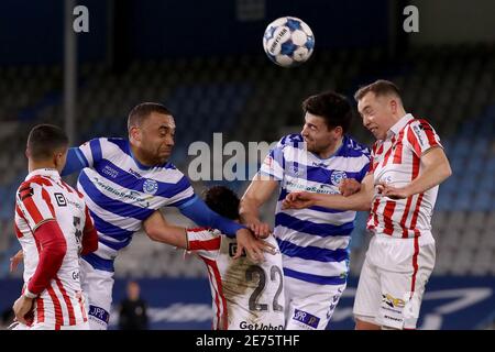 DOETINCHEM, PAYS-BAS - JANVIER 29: L-R: Johnatan Opoku de Graafschap, Ted van de Pavert de Graafschap, Olivier Rommens de TOP OSS pendant le Banque D'Images