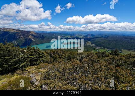 Vue aérienne du lac Rotoiti, lac alpin du parc national Nelson Lakes, Nouvelle-Zélande Banque D'Images