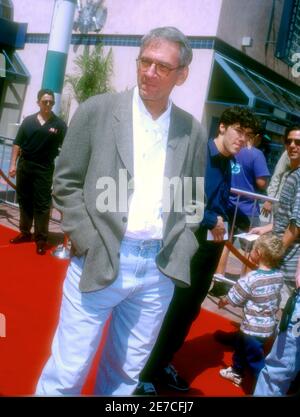 Universal City, Californie, États-Unis 5 mai 1996 le producteur Sid Sheinberg assiste à la première de Universal Pictures 'Flipper' le 5 mai 1996 aux cinémas Cineplex Odeon Unversal City à Universal City, Californie, États-Unis. Photo par Barry King/Alay stock photo Banque D'Images