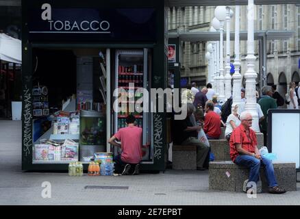 Scène de rue de la place Ban Josip Jelacic à Zagreb, Croatie Banque D'Images