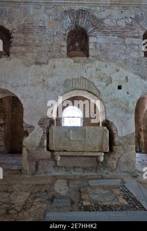 Détails architecturaux à l'intérieur de l'église Saint-Nicolas à Myra, lieu où Saint-Nicolas est mort et s'est entorché en Turquie Banque D'Images