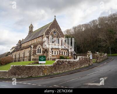 VERS L'OUEST HO, NORTH DEVON, ANGLETERRE - JANVIER 25 2021 : vue de l'église de la Sainte-Trinité. Banque D'Images