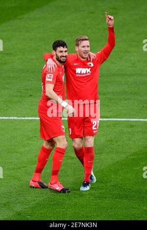 Firo: 30.01.2021, Soccer: Soccer: 1ère Bundesliga, saison 2020/21 BVB, Borussia Dortmund - FC Augsburg Andre Hahn, jubilation, Cheers, After, HIS, but, à 1: 0, Daniel Caligiuri photo: Ulrich Hufnagel / Hufnagel PR / Pool | usage dans le monde entier Banque D'Images