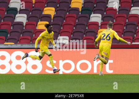 LONDRES, ANGLETERRE. 30 JANVIER : l'amiral Muskwe de Wycombe Wanderers célèbre après avoir marquant son deuxième but lors du match de championnat Sky Bet entre Brentford et Wycombe Wanderers au stade communautaire de Brentford, Brentford, le samedi 30 janvier 2021. (Crédit : Juan Gasparini | ACTUALITÉS MI) crédit : ACTUALITÉS MI et sport /Actualités Alay Live Banque D'Images