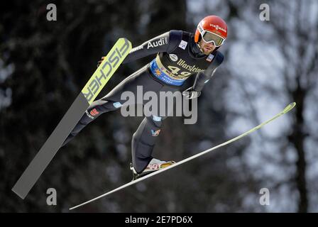 Willingen, Allemagne. 30 janvier 2021. Ski nordique, saut à ski : coupe du monde, grande colline, hommes. Markus Eisenbichler de l'Allemagne saute dans le tour 1 de Mühlenkopfschanze. Credit: Arne Dedert/dpa/Alay Live News Banque D'Images