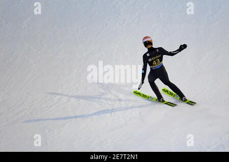 Willingen, Allemagne. 30 janvier 2021. Ski nordique, saut à ski : coupe du monde, grande colline, hommes. Karl Geiger d'Allemagne réagit après son saut au 1er tour de la colline de Mühlenkopf. Credit: Arne Dedert/dpa/Alay Live News Banque D'Images