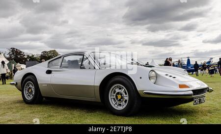 1974 Ferrari Dino 246 GTS 'Spyder' en spectacle au Cours d’élégance tenue au Palais de Blenheim le 26 septembre 2020 Banque D'Images