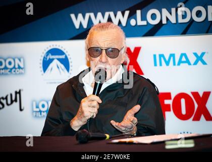 Stan Lee, créateur de Marvel, parle au London Comic con, Earls court, Londres Banque D'Images