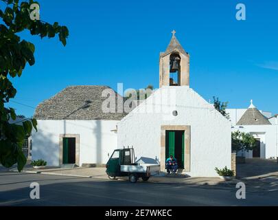 Église de style Trulli, Valle d'Itria, Puglia, Italie Banque D'Images