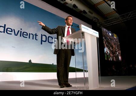 Nicolas Sarkozy, chef de file de l'UMP et candidat à la présidence, organise un rassemblement à Lanester, en France, le 3 avril 2007. Photo de François Lepage/ABACAPRESS.COM Banque D'Images