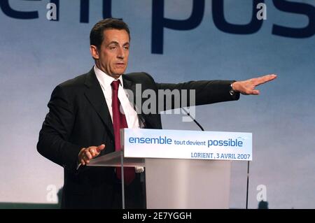 Nicolas Sarkozy, chef de file de l'UMP et candidat à la présidence, organise un rassemblement à Lanester, en France, le 3 avril 2007. Photo de François Lepage/ABACAPRESS.COM Banque D'Images