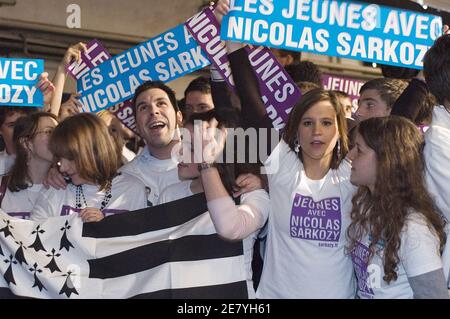 Nicolas Sarkozy, chef de file de l'UMP et candidat à la présidence, organise un rassemblement à Lanester, en France, le 3 avril 2007. Photo de François Lepage/ABACAPRESS.COM Banque D'Images