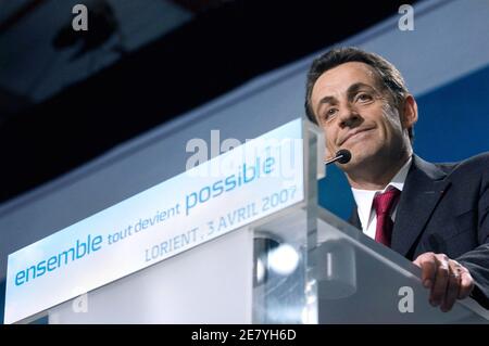 Nicolas Sarkozy, chef de file de l'UMP et candidat à la présidence, organise un rassemblement à Lanester, en France, le 3 avril 2007. Photo de François Lepage/ABACAPRESS.COM Banque D'Images