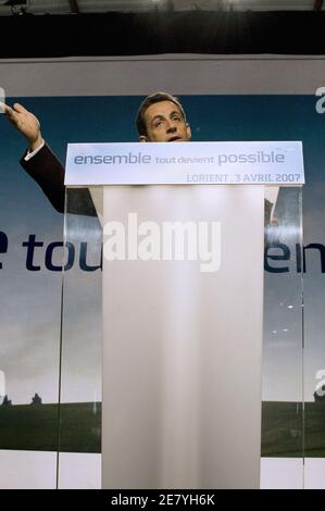 Nicolas Sarkozy, chef de file de l'UMP et candidat à la présidence, organise un rassemblement à Lanester, en France, le 3 avril 2007. Photo de François Lepage/ABACAPRESS.COM Banque D'Images