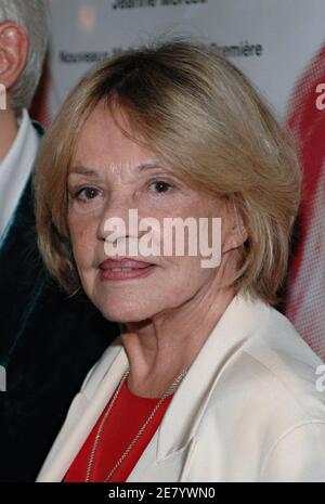 L'actrice française Jeanne Moreau pose pour des photos lors d'une soirée spéciale en son honneur dans le cadre du 1er Festival du film italien annuel à Paris, France, le 15 avril 2007. Photo de Nicolas Khayat/ABACAPRESS.COM Banque D'Images