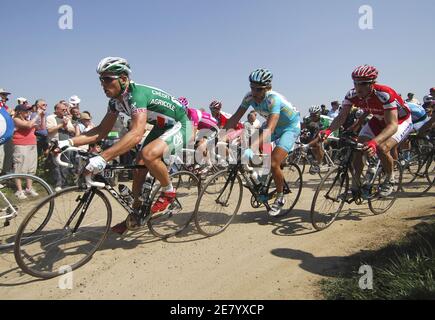 Le 15 avril 2007, Thor Hushovd, de Norvège, de l'équipe crédit agricole, en action lors de la 105e course cycliste Paris-Roubaix, à Roubaix, au nord de la France. Photo de Gouhier-Kempinaire/Cameleon/ABACAPRESS.COM Banque D'Images