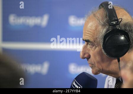 Le Directeur Jean-Pierre Elkabbach participe au salon politique « la matinée des candidatures », à Paris, France, le 17 avril 2007. Photo de Corentin Fohlen/ABACAPRESS.COM Banque D'Images