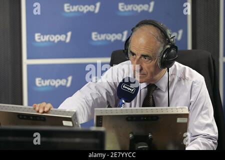 Le Directeur Jean-Pierre Elkabbach participe au salon politique « la matinée des candidatures », à Paris, France, le 17 avril 2007. Photo de Corentin Fohlen/ABACAPRESS.COM Banque D'Images