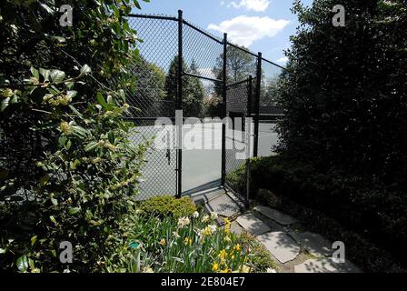 Vue sur le court de tennis de la Maison Blanche pendant une vue intérieure du jardin de la Maison Blanche partie d'un aperçu médiatique de la visite jardin du printemps 2007 le 20 2007 avril à Washington DC, Etats-Unis. Photo par Olivier Douliery/ABACAPRESS.COM Banque D'Images